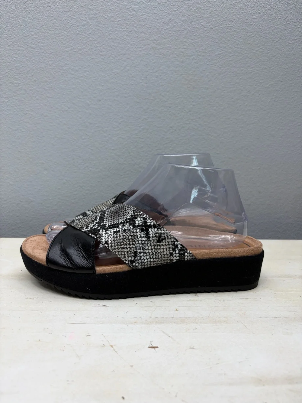 Vionic Snake Skin Hayden Slide Sandals Size 8